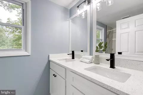 Bath - 1721 Tipton Dr, Crofton, MD 21114 photo 2 of 5