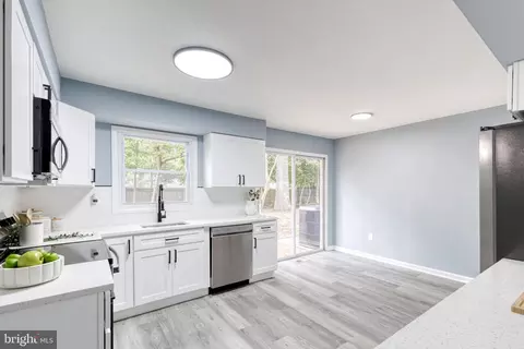 Kitchen - 1721 Tipton Dr, Crofton, MD 21114 photo 2 of 4