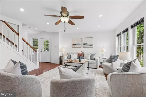 Living - 448 River Rd, Arnold, MD 21012 photo 2 of 2