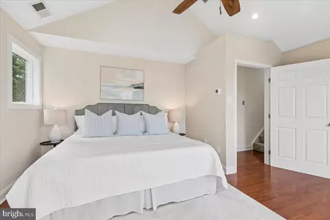 Bedroom - 448 River Rd, Arnold, MD 21012 photo 1 of 2