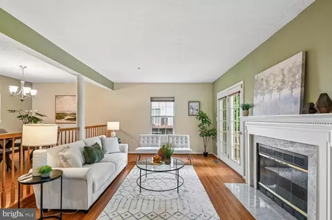 Living - 2610 Worrell Ct, Crofton, MD 21114 photo 2 of 6