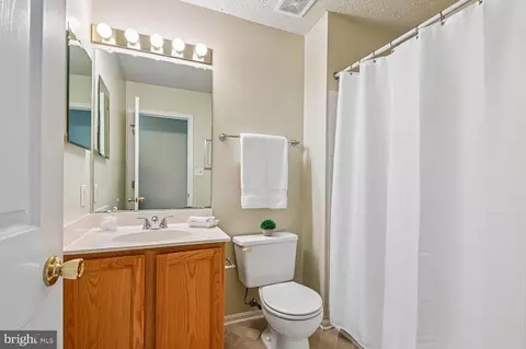 Bath - 2610 Worrell Ct, Crofton, MD 21114 photo 3 of 3