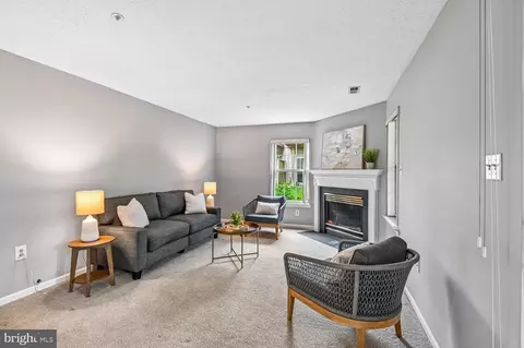 Living - 2610 Worrell Ct, Crofton, MD 21114 photo 6 of 6