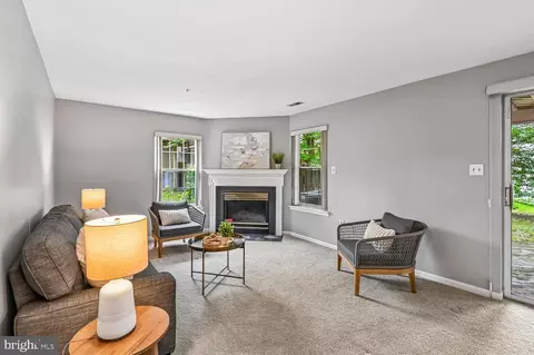 Living - 2610 Worrell Ct, Crofton, MD 21114 photo 5 of 6