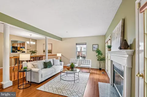 Living - 2610 Worrell Ct, Crofton, MD 21114 photo 3 of 6
