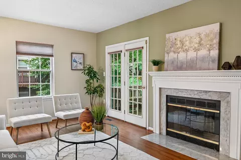Living - 2610 Worrell Ct, Crofton, MD 21114 photo 1 of 6