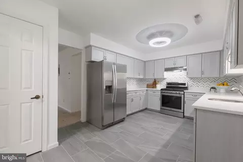 Kitchen - 903 Yardarm Ln, Annapolis, MD 21401 photo 1 of 4