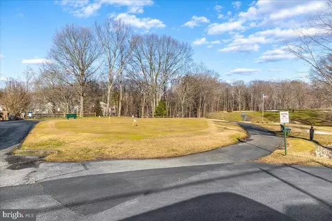 Exterior - 903 Yardarm Ln, Annapolis, MD 21401 photo 7 of 9