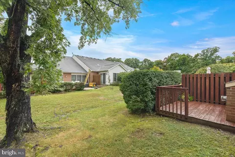 Exterior - 903 Yardarm Ln, Annapolis, MD 21401 photo 4 of 9