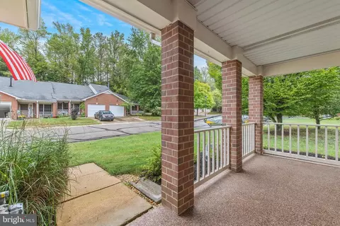 Exterior - 903 Yardarm Ln, Annapolis, MD 21401 photo 2 of 9