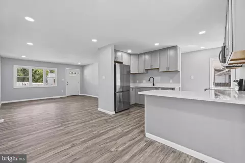 909 Genine Dr, Glen Burnie, MD 21060