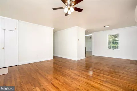 Living - 416 Walnut Dr, Annapolis, MD 21403 photo 4 of 8