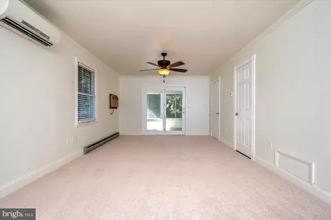 Living - 416 Walnut Dr, Annapolis, MD 21403 photo 6 of 8