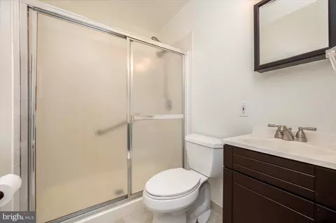 Bath - 416 Walnut Dr, Annapolis, MD 21403 photo 2 of 3
