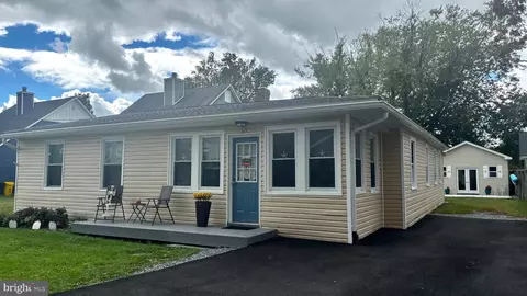 613 Charles Ave, Deale, MD 20751