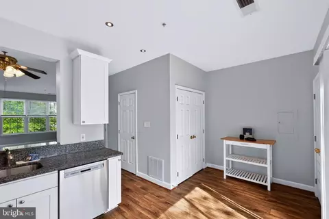 Entry Way - 8635 Willow Leaf Ln, Odenton, MD 21113 photo 2 of 2