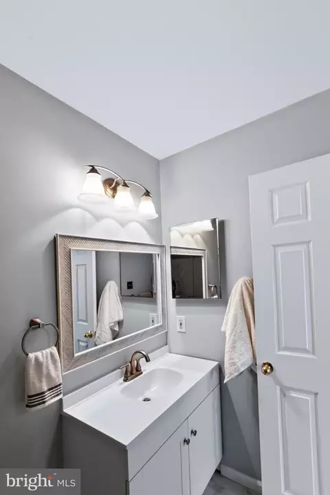 Bath - 8635 Willow Leaf Ln, Odenton, MD 21113 photo 1 of 3