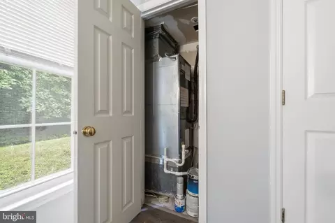 Entry Way - 653 Deering Rd #3C, Pasadena, MD 21122 photo 4 of 4