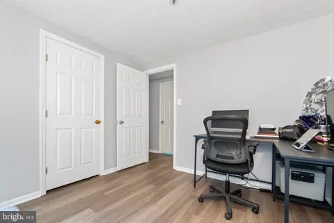 Entry Way - 653 Deering Rd #3C, Pasadena, MD 21122 photo 2 of 4