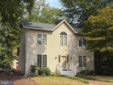 9 Hull Ave, Annapolis, MD 21403