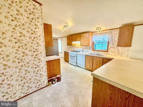 75 Edward Ln, Lothian, MD 20711 photo 6