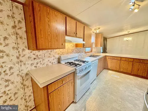 75 Edward Ln, Lothian, MD 20711 photo 9