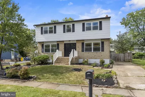 7952 Cross Creek Dr, Glen Burnie, MD 21061