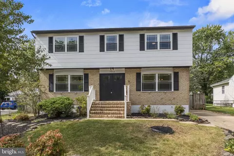 7952 Cross Creek Dr, Glen Burnie, MD 21061