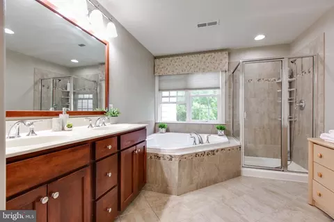Bath - 2248 Brimstone Pl, Hanover, MD 21076 photo 2 of 4