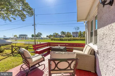 Exterior - 1244 Pine Ave, Shady Side, MD 20764 photo 6 of 16