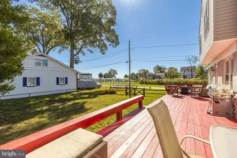 Exterior - 1244 Pine Ave, Shady Side, MD 20764 photo 5 of 16