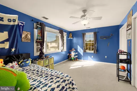 Bedroom - 1244 Pine Ave, Shady Side, MD 20764 photo 4 of 4