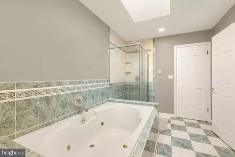 Bath - 1244 Pine Ave, Shady Side, MD 20764 photo 2 of 4