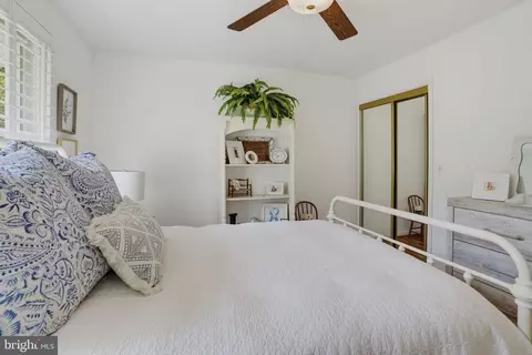 Bedroom - 6400 Meadowlark Dr, Dunkirk, MD 20754 photo 7 of 8