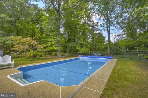 Exterior - 6400 Meadowlark Dr, Dunkirk, MD 20754 photo 5 of 7
