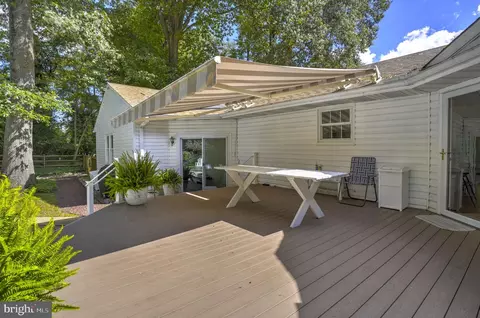 Exterior - 6400 Meadowlark Dr, Dunkirk, MD 20754 photo 4 of 7