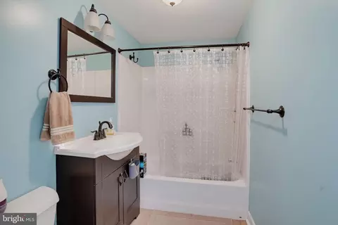 Bath - 6400 Meadowlark Dr, Dunkirk, MD 20754 photo 4 of 4