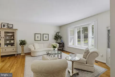 Living - 6400 Meadowlark Dr, Dunkirk, MD 20754 photo 1 of 3