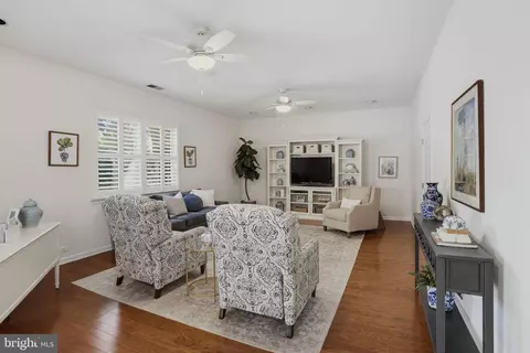 Living - 6400 Meadowlark Dr, Dunkirk, MD 20754 photo 3 of 3