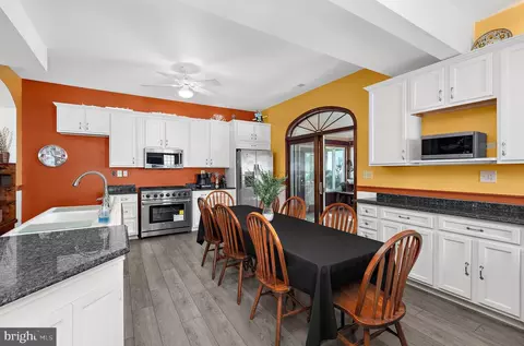 Kitchen - 545 Forest View Rd, Linthicum Heights, MD 21090 photo 4 of 8