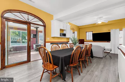 Dining - 545 Forest View Rd, Linthicum Heights, MD 21090 photo 2 of 3
