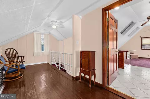 Entry Way - 545 Forest View Rd, Linthicum Heights, MD 21090 photo 7 of 9
