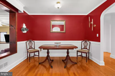 Dining - 545 Forest View Rd, Linthicum Heights, MD 21090 photo 1 of 3