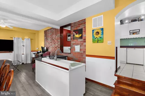 Entry Way - 545 Forest View Rd, Linthicum Heights, MD 21090 photo 4 of 9