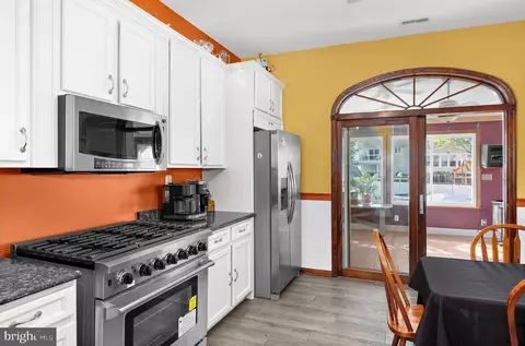 Kitchen - 545 Forest View Rd, Linthicum Heights, MD 21090 photo 3 of 8