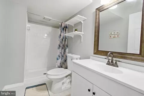 Bath - 3522 Forest Haven Dr, Laurel, MD 20724 photo 3 of 4