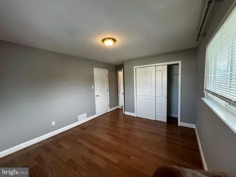 Bedroom - 1952 Forest Dr, Annapolis, MD 21401 photo 3 of 7