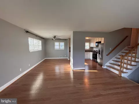 Living - 1952 Forest Dr, Annapolis, MD 21401 photo 3 of 8