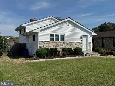 Exterior - 1952 Forest Dr, Annapolis, MD 21401 photo 1 of 6