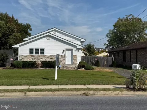 Exterior - 1952 Forest Dr, Annapolis, MD 21401 photo 2 of 6